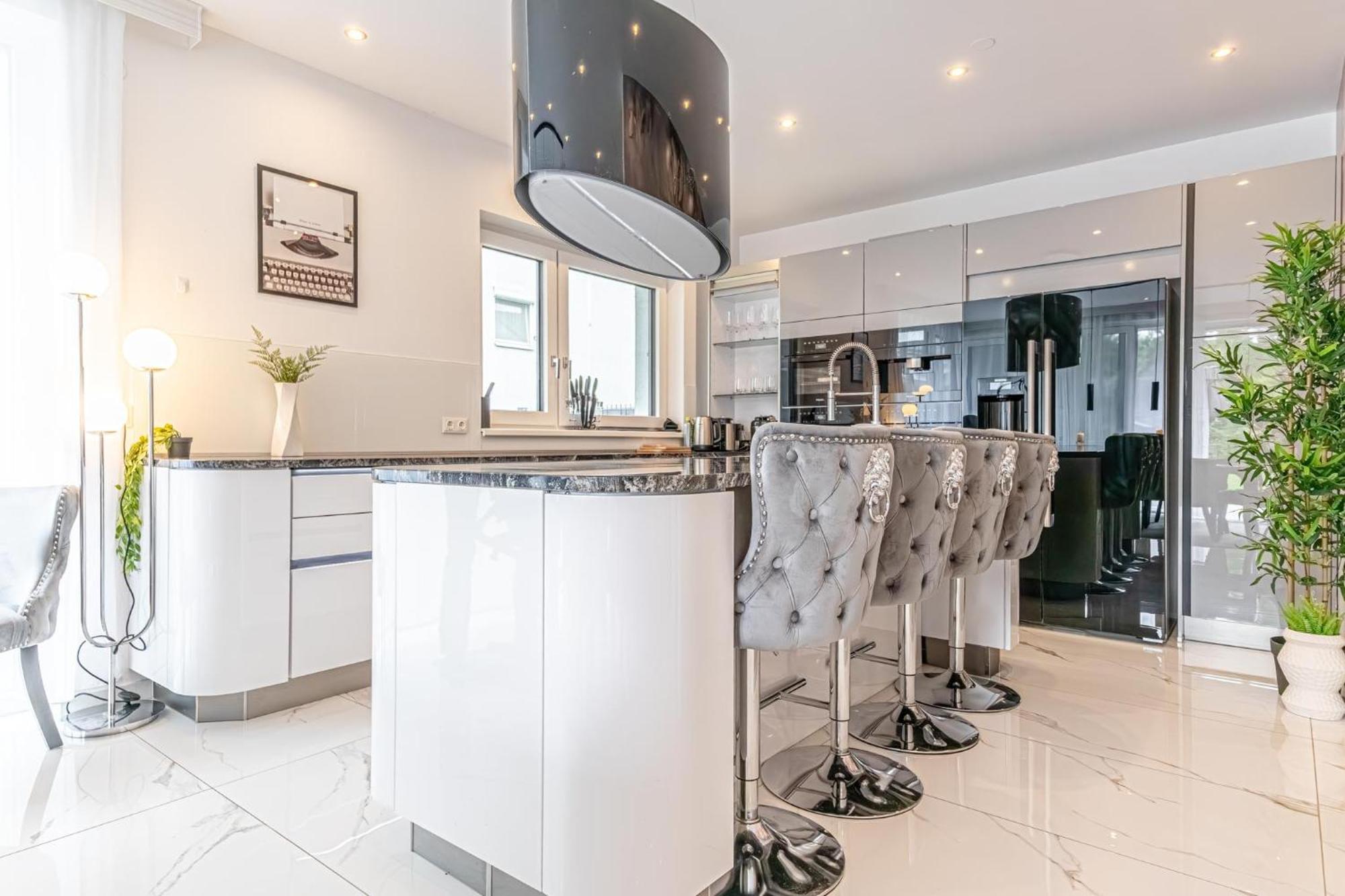 Villa Luxury 6br With Private Pool & Sauna - Pets Allowed